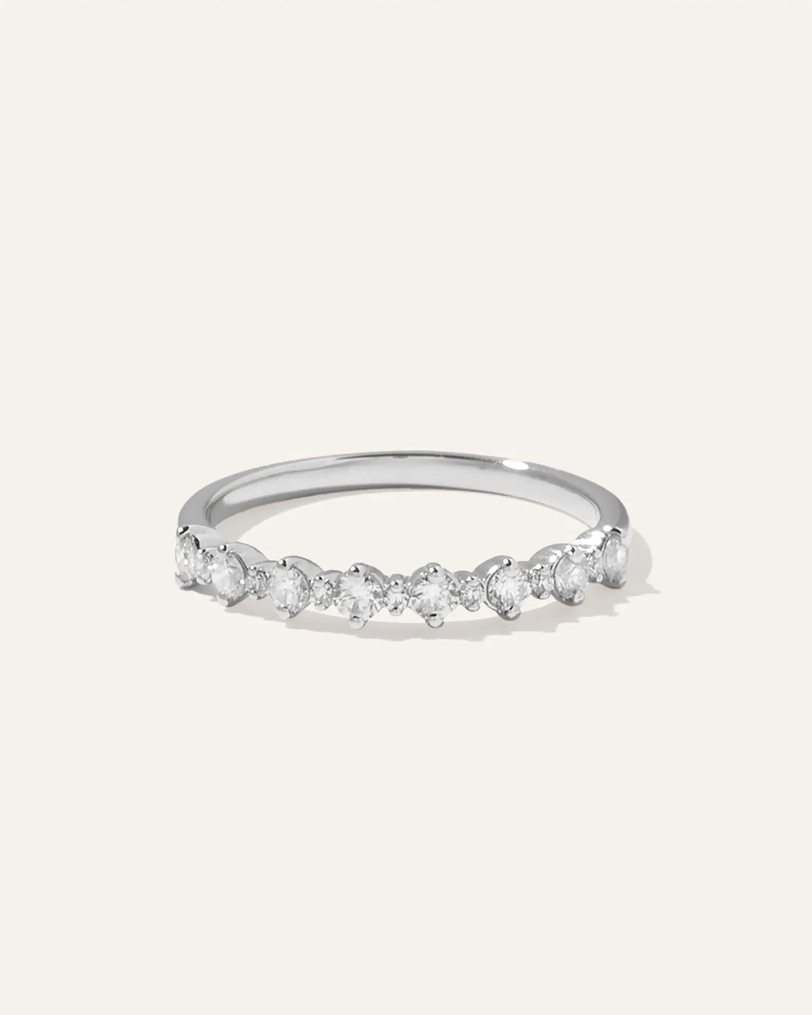 14K Gold Lab Grown Diamond Alternating Round Band