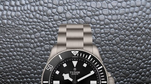 Rolex's Best Abandoned Tradition Lives On Through This 'T-Rex' Tudor Diver