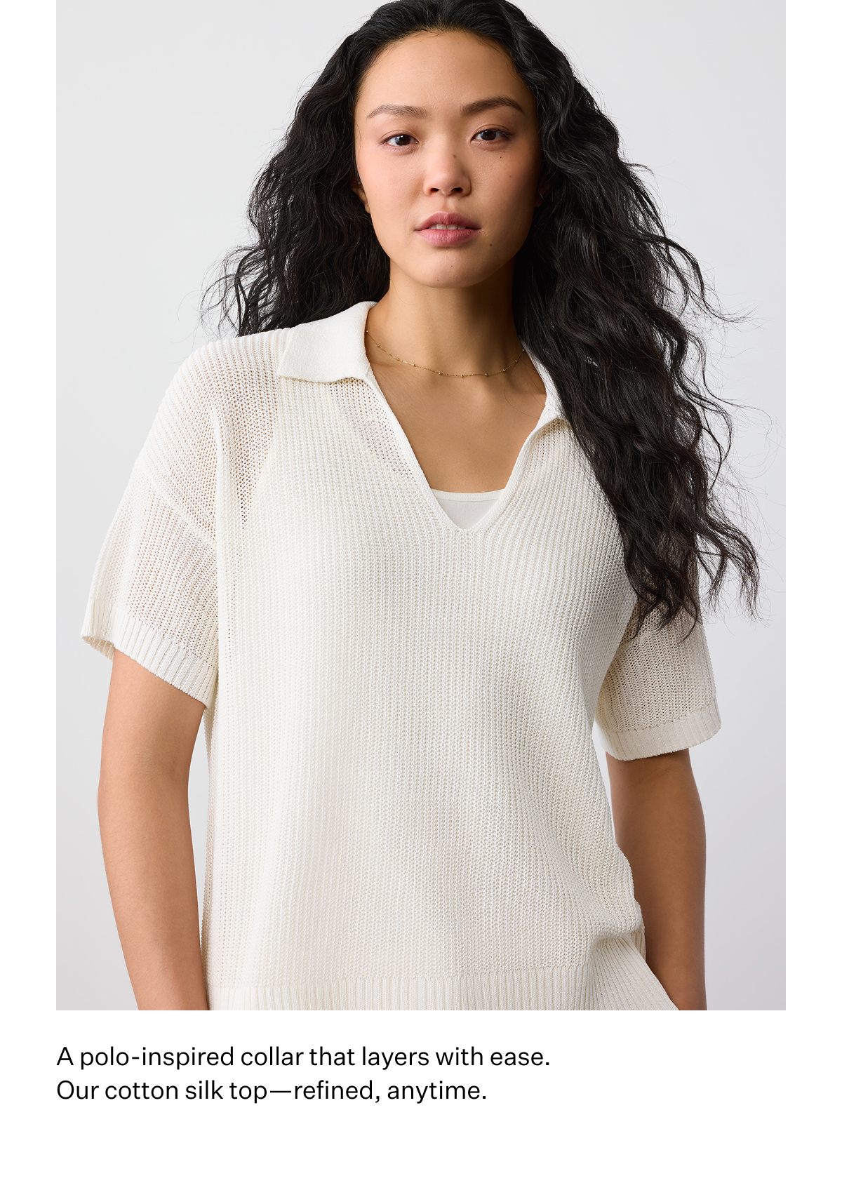 A polo-inspired collar that layers with ease.