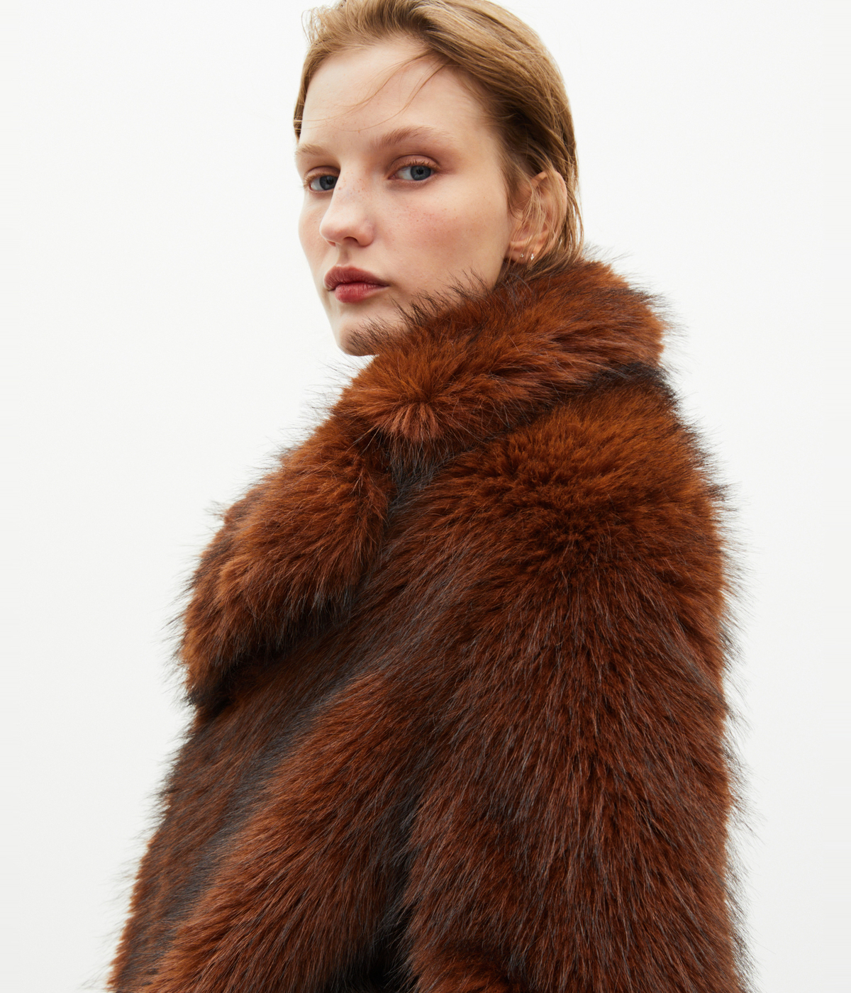 Manteau court effet fourrure marron