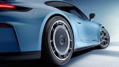 Porsche Just Went Absolutely Bonkers with Its Track-Focused 911 Racecar for the Road