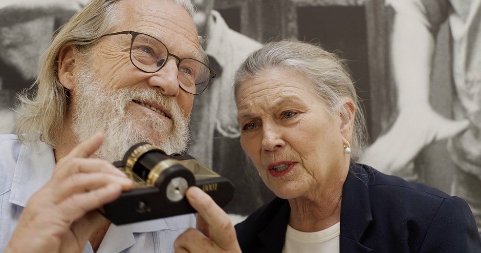 Jeff Bridges unboxing the camera he's been developing is pure joy