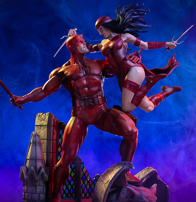 Daredevil and Elektra Statue
