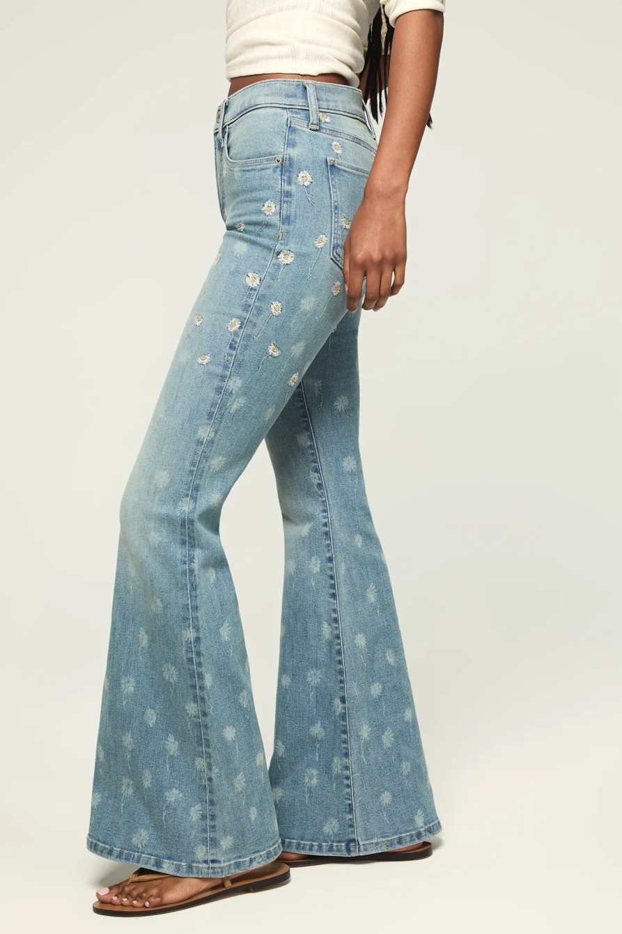 Image of Lucky Brand High Rise Daisy Stevie Bell Flare - Women's Pants Denim Flare Flared Jeans in Dazing Around Wash