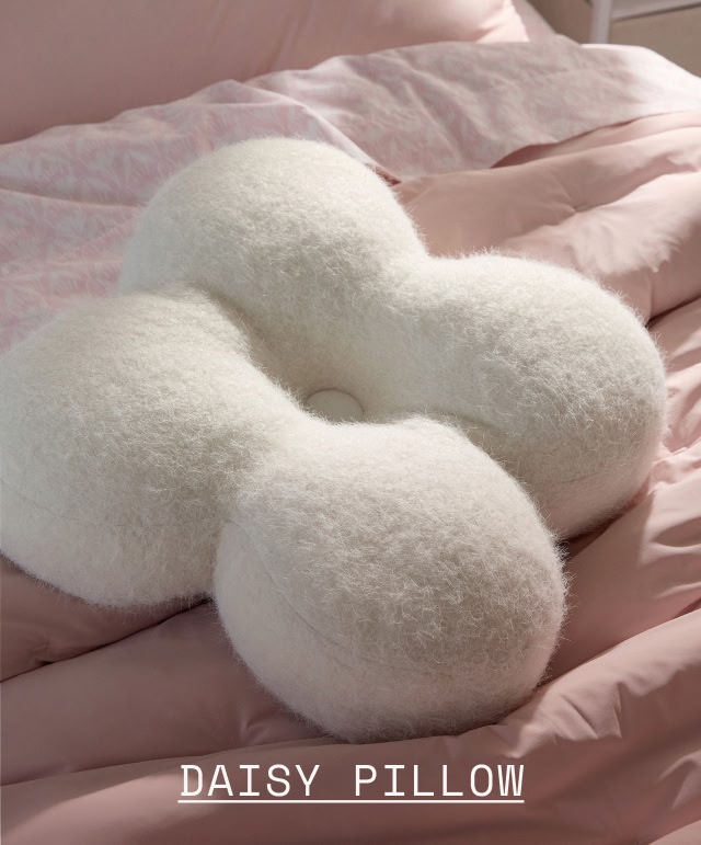 DAISY PILLOW