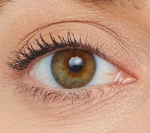 Woman's masacared lashes after 8 hour of wear with no smudging
