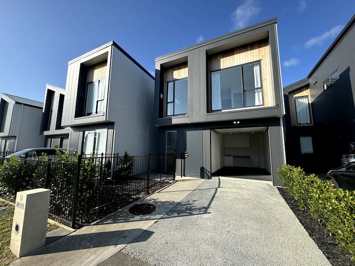 Home in Auckland