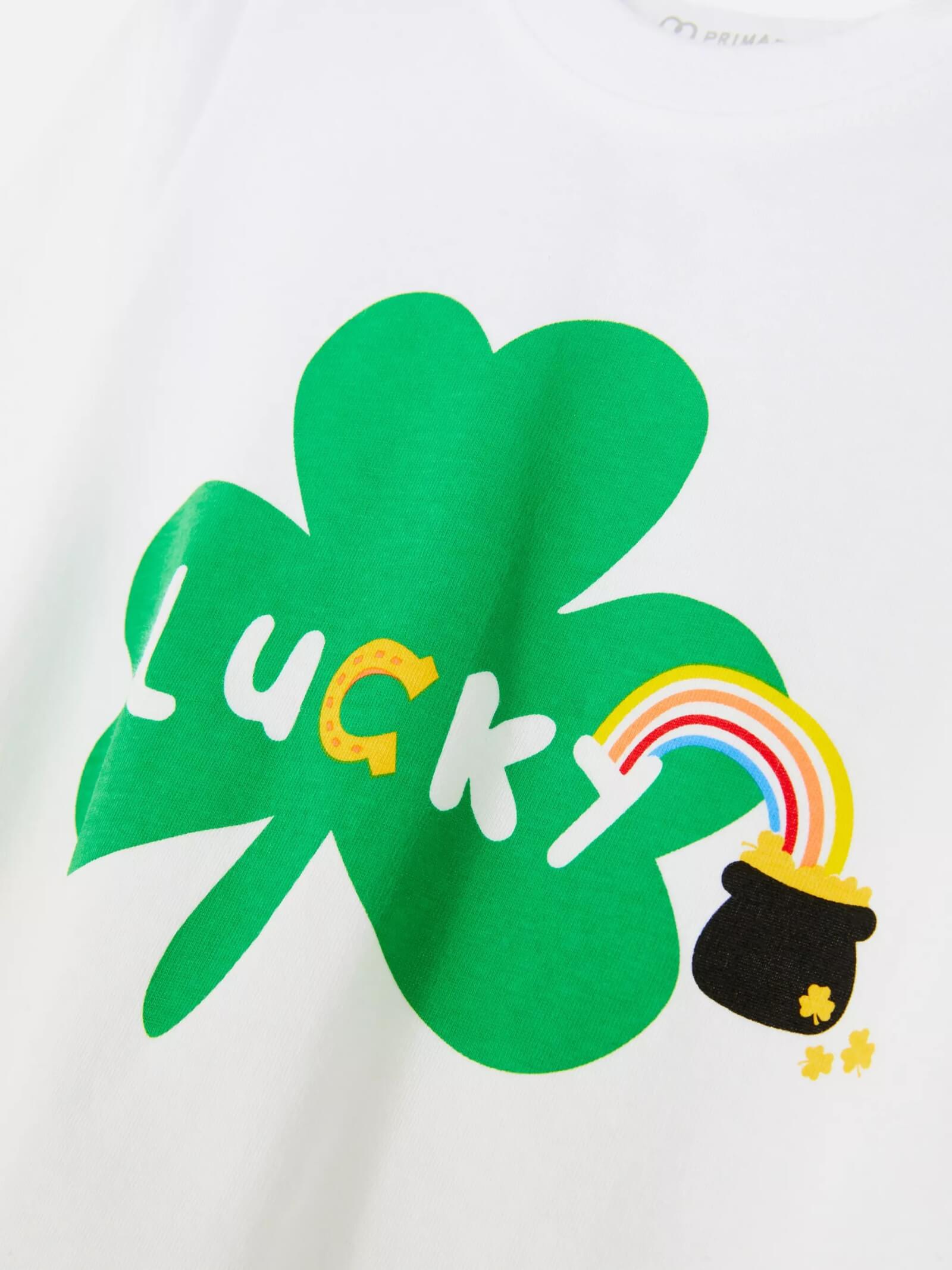 Kids St-Patrick's Day white t-shirt and a clover with the word lucky
