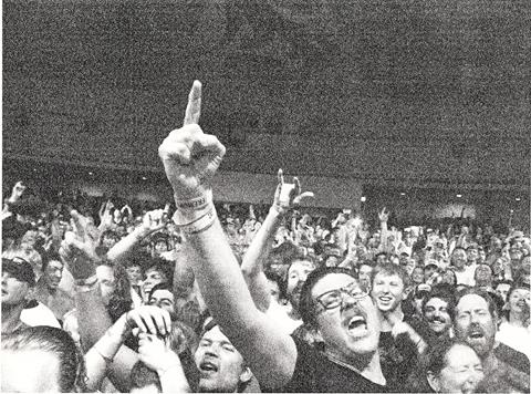 FOO FIGHTERS LIVE
