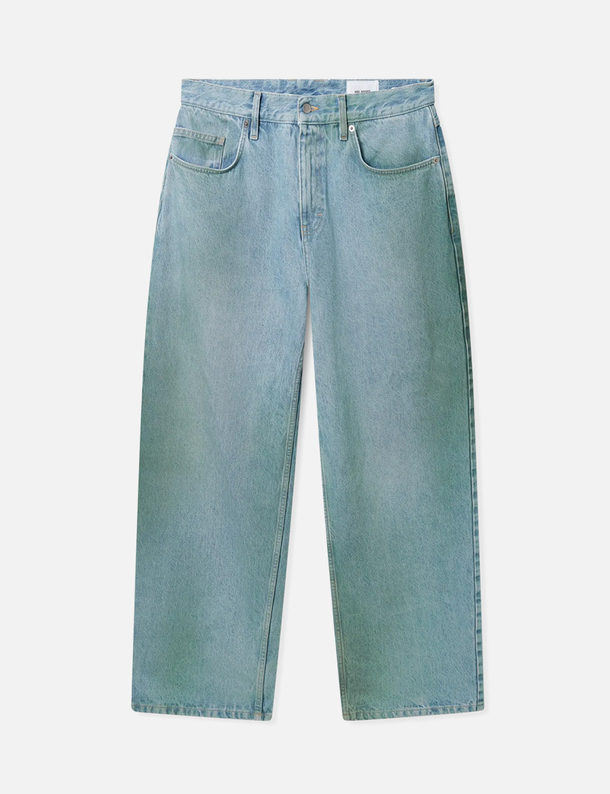 Spray Relaxed Jeans in Light Blue