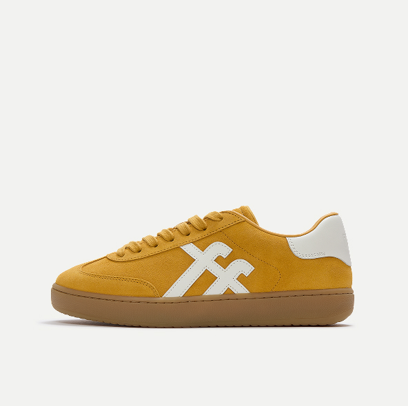 Turmeric/White THE DASH T-Toe Suede Trainers