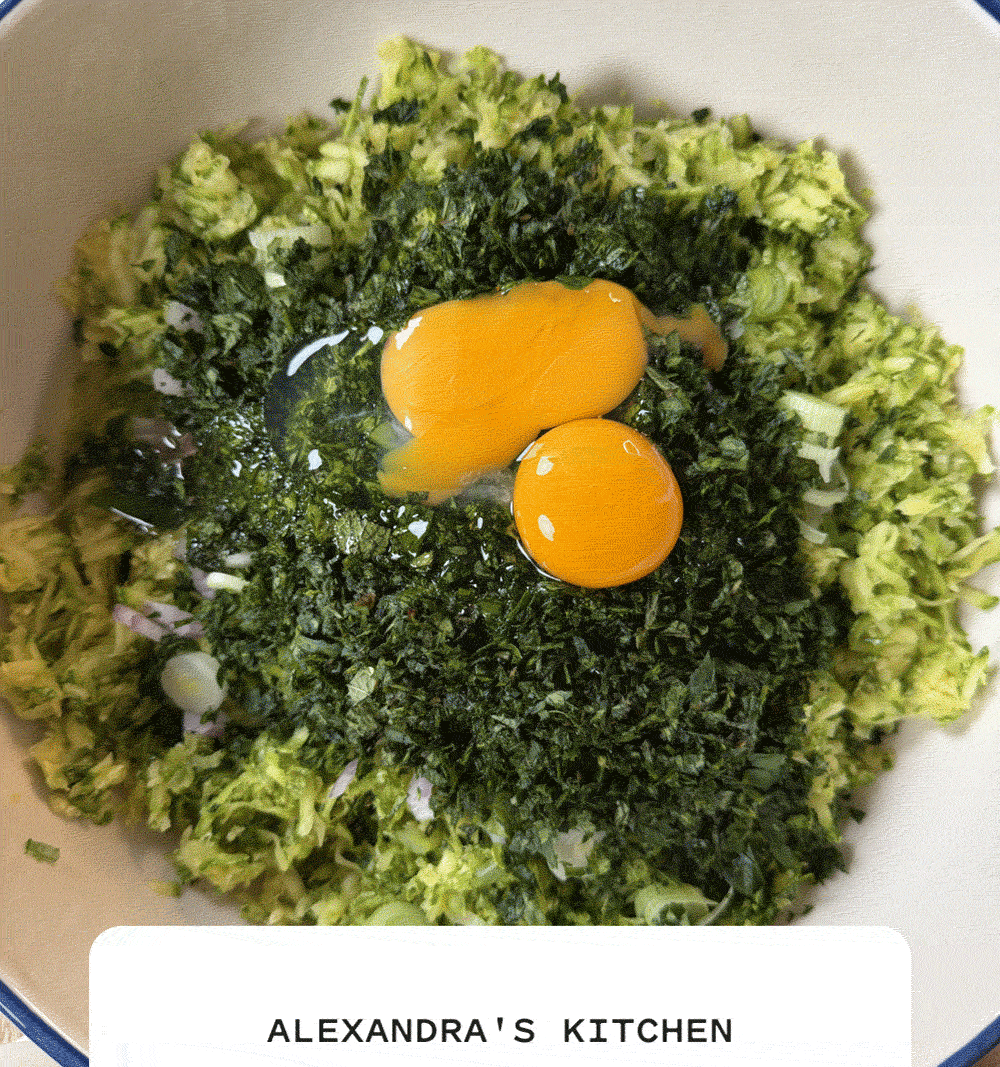 GIF of Alexandra's kitchen