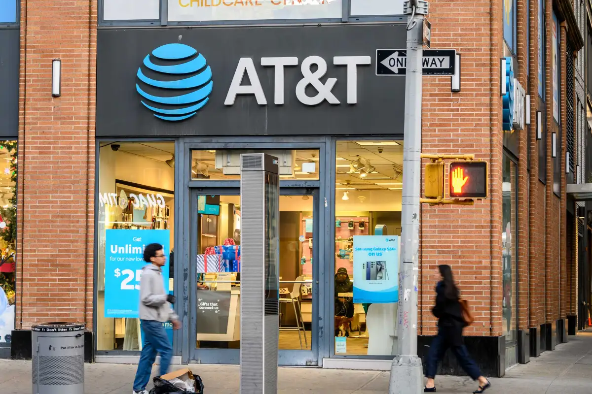 The front of an AT&T store
