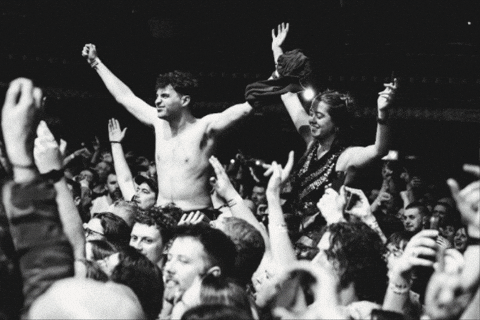 FOO FIGHTERS LIVE IN UK