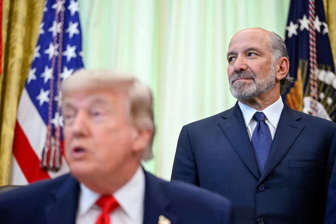 Trump and Howard Lutnick. 