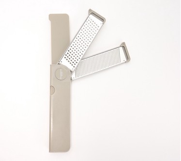 Good Housekeeping Compact Design Swivel Graters