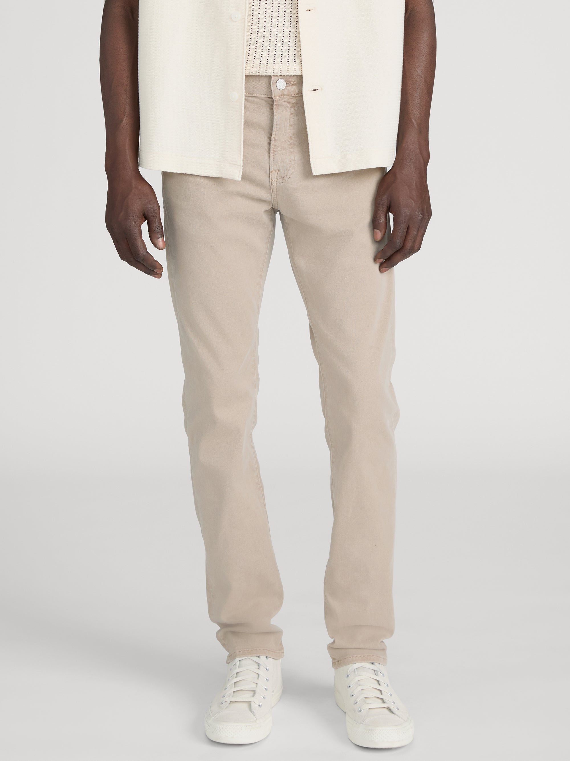 L'HOMME SLIM BRUSHED TWILL IN DUSTY BEIGE