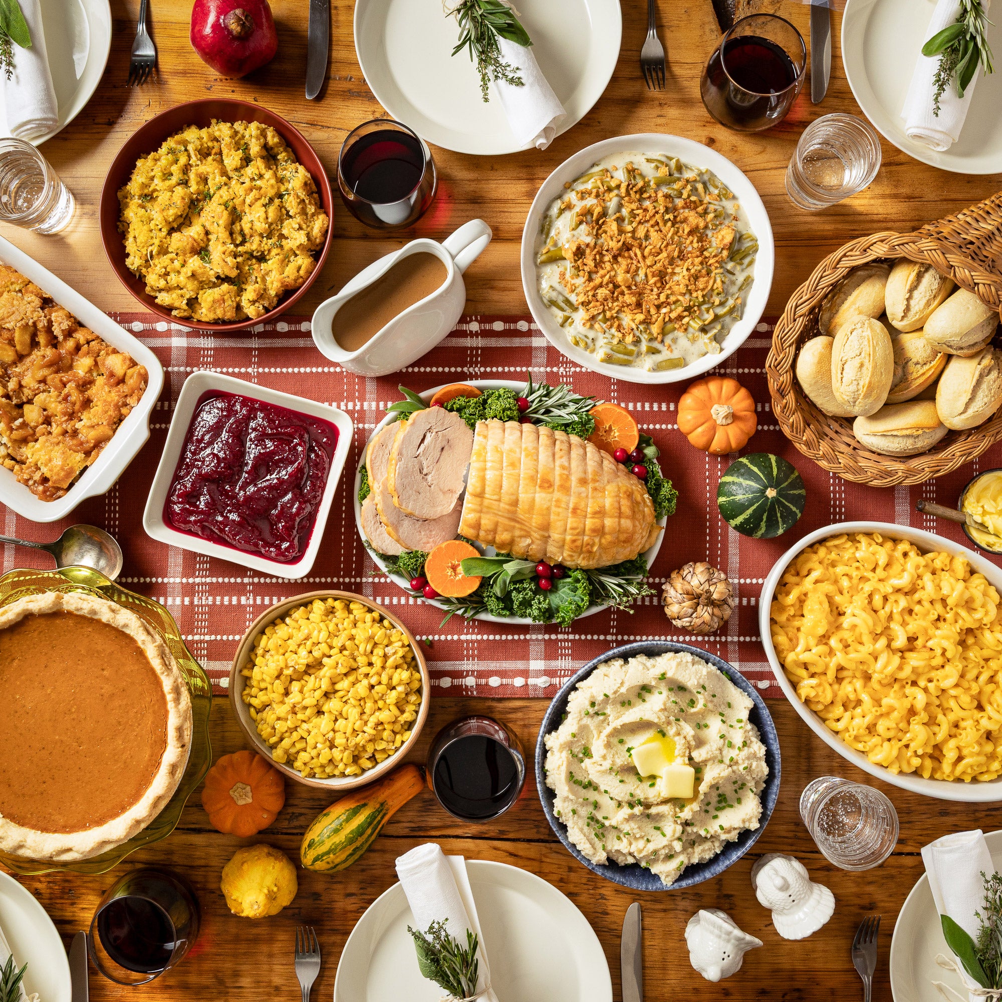 Pre-Order Complete Gourmet Thanksgiving Turkey Dinner, Serves 8, 28 lbs Total