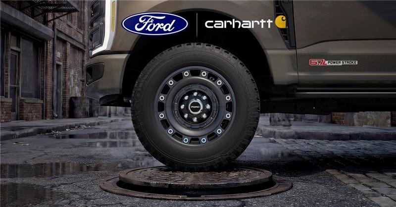 Close‑up of a Super Duty&reg; Carhartt&reg; Special Edition Package wheel. The Ford and Carhartt logos are above.