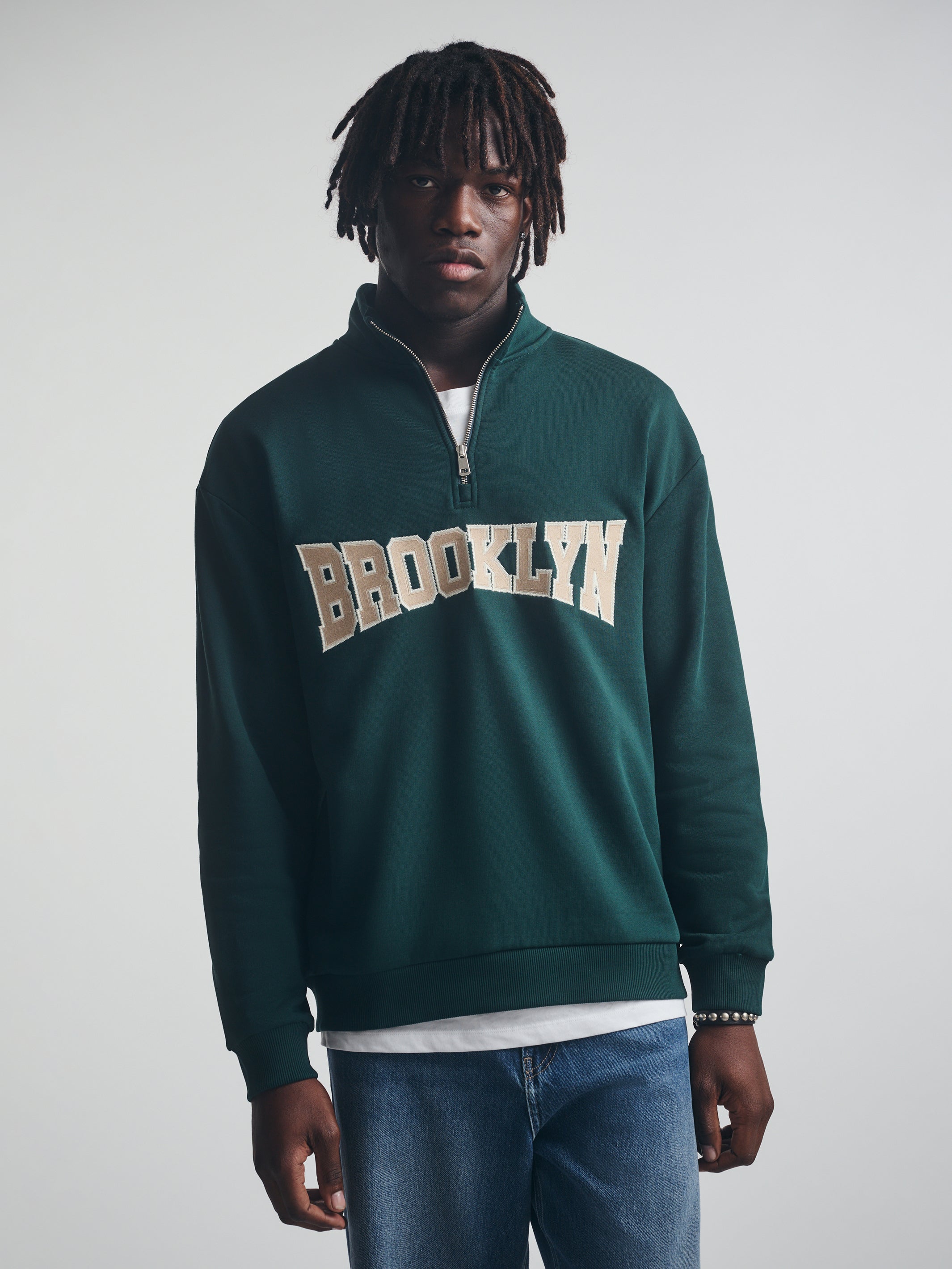 Image of Men's Brooklyn Half Zip Campus Sweatshirt in Ponderosa Pine