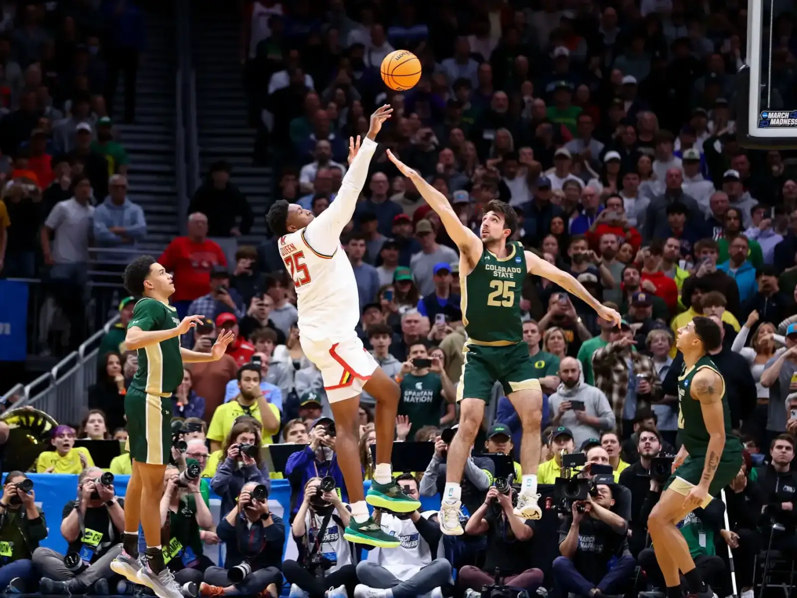 MARYLAND WINS ON A DERIK QUEEN BUZZER BEATER!!!!!!