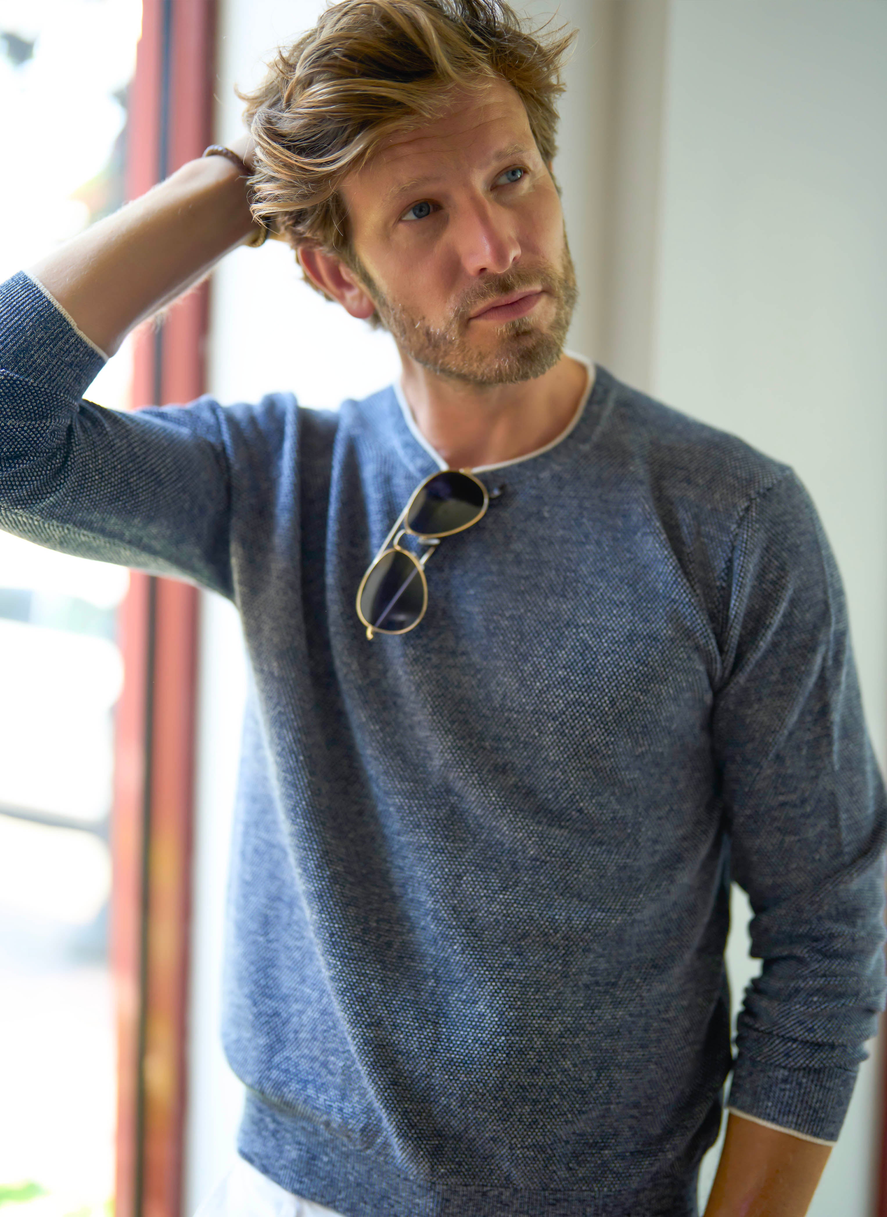 Men's Otranto Italian Piqué Textured Crew Sweater in Navy