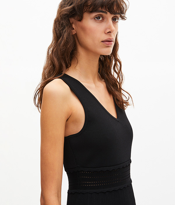 Robe courte en maille noire