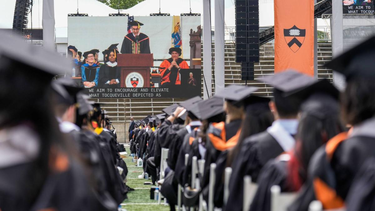 Chris Eisgruber Speaks at commencement
