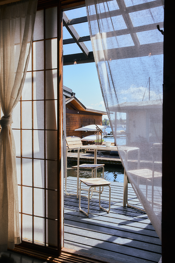 ITCO Staged Houseboat in Seattle's Portage Bay with Keeps