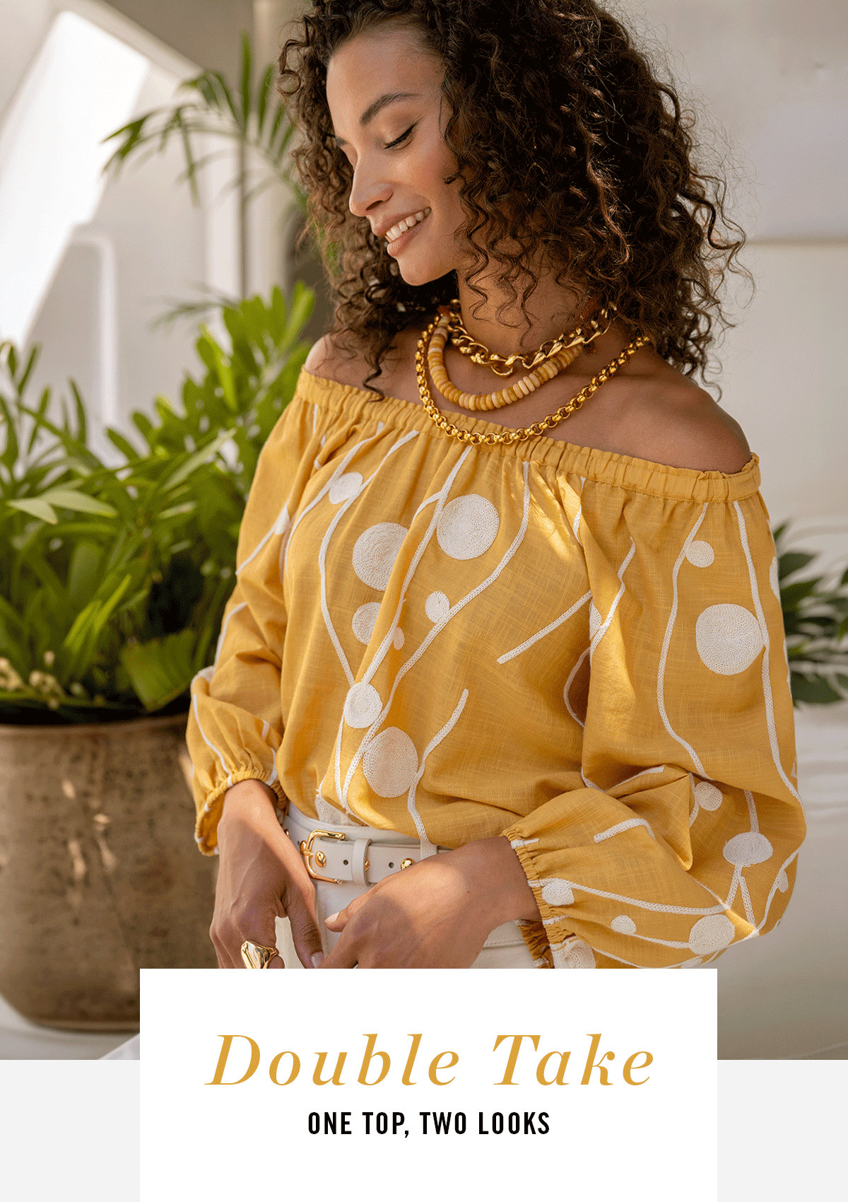 It starts with how you wear it. Designed to be worn on or off the shoulder, this top shifts with your mood, your plans, and everything in between.