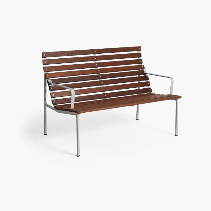 Traverse Lounge Bench with Arms