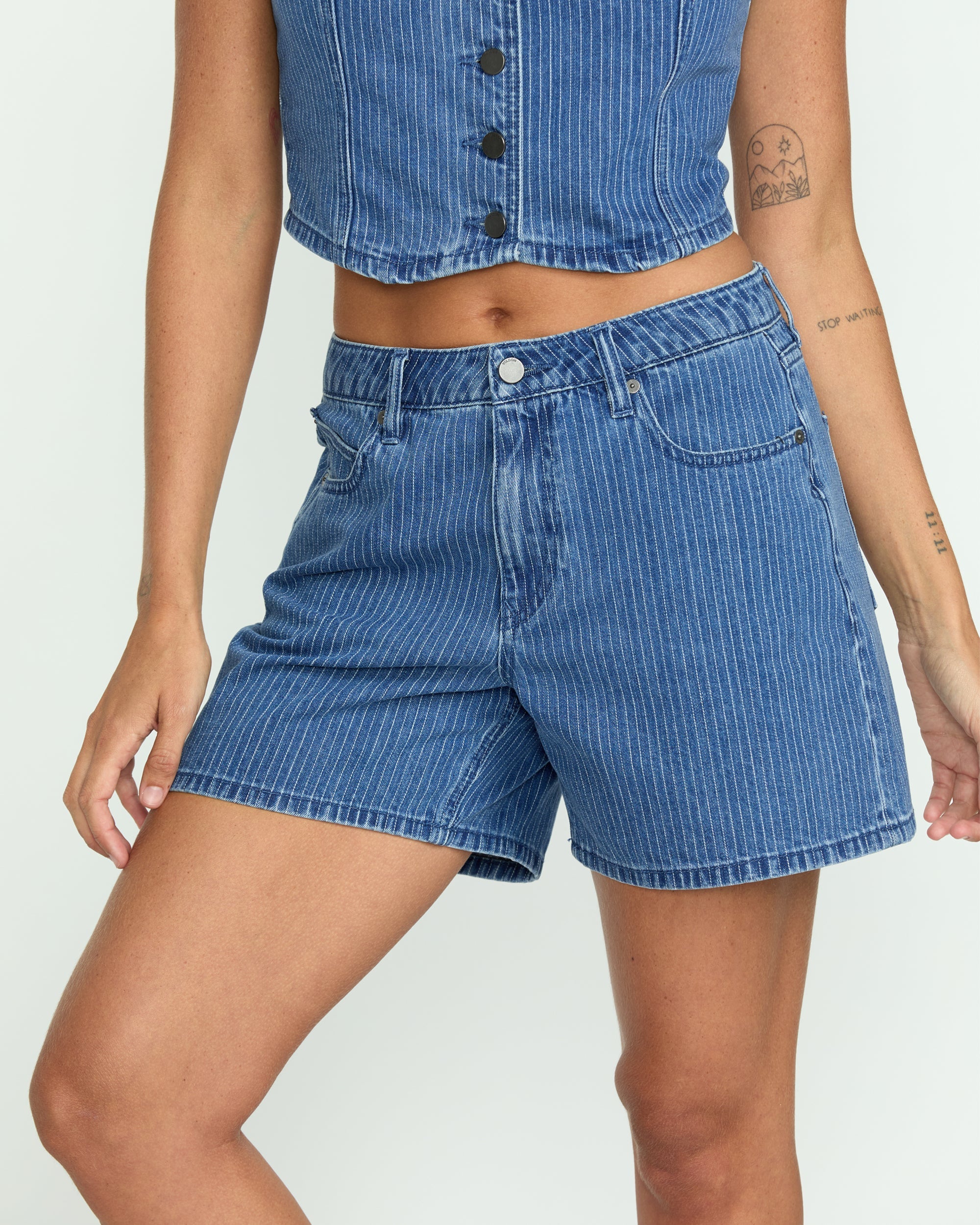 Image of Women's Stoned Boyfriend Shorts