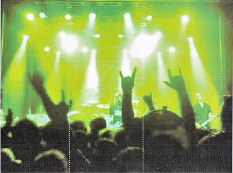 FOO FIGHTERS LIVE