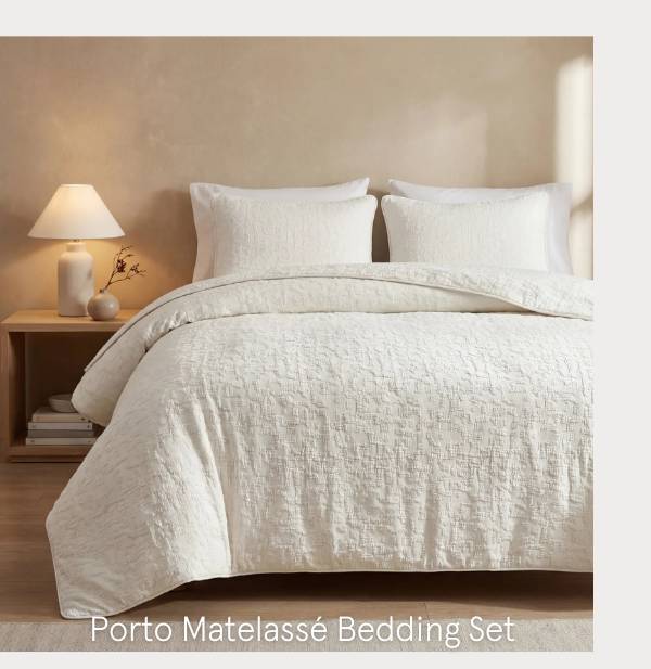 Porto Matelassé Bedding Set