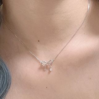 Bow Rhinestone Pendant Alloy Necklace